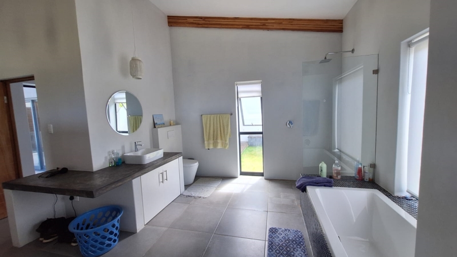 3 Bedroom Property for Sale in Stilbaai Oos Western Cape